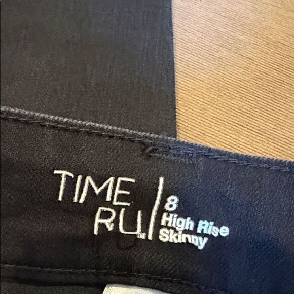 Time and Tru Women's Black  Skinny Jeans - Picture 3 of 5